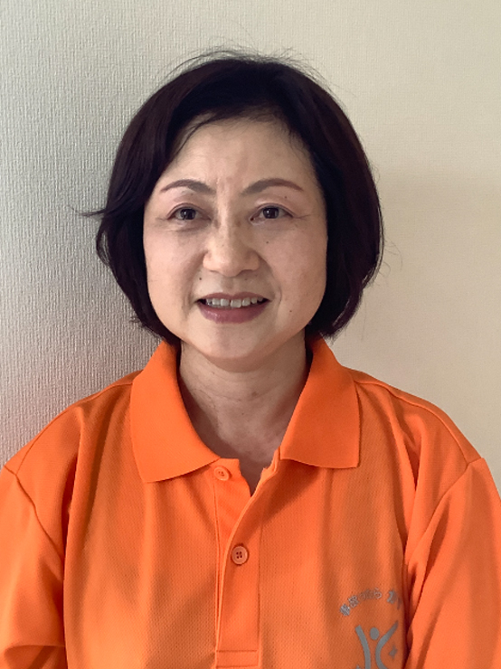 スタッフの顔写真